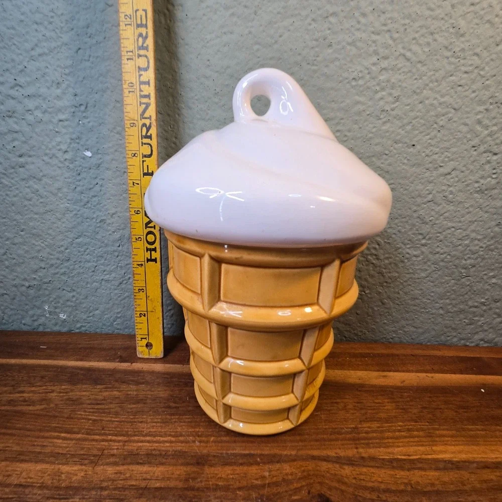 Vtg1960's Japan Ceramic Soft Serve Vanilla Ice Cream Waffle Cone Cookie Jar read